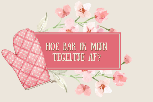 De laatste stap van de workshop tegeltjes beschilderen