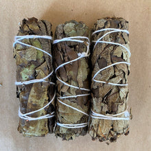 Afbeelding in Gallery-weergave laden, Yerba santa salie smudge sticks
